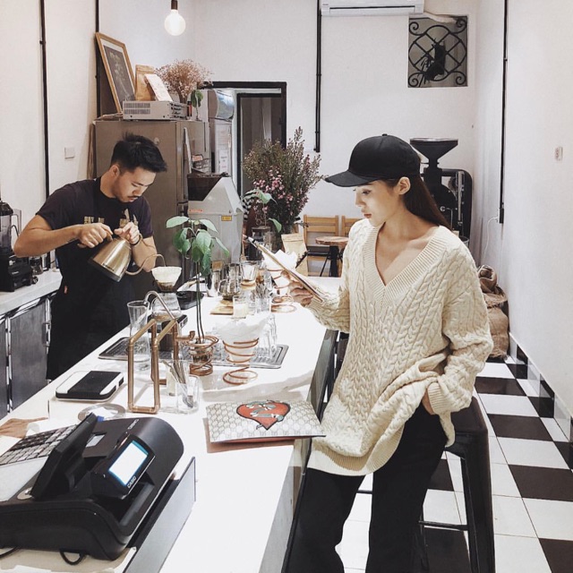 Mũ lưỡi trai đen