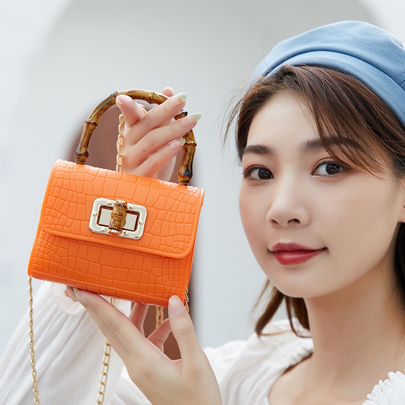 Túi đeo chéo mini IELGY họa tiết da cá sấu phối dây xích thời trang