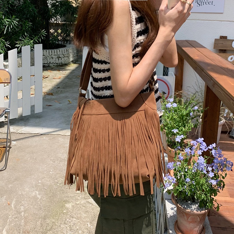 Túi Xách Da Lộn Phối Tua Rua Phong Cách Bohemian Mỹ 2023 Mới Cho Nữ
