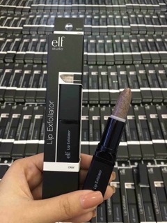 Son tẩy da chết môi ELF