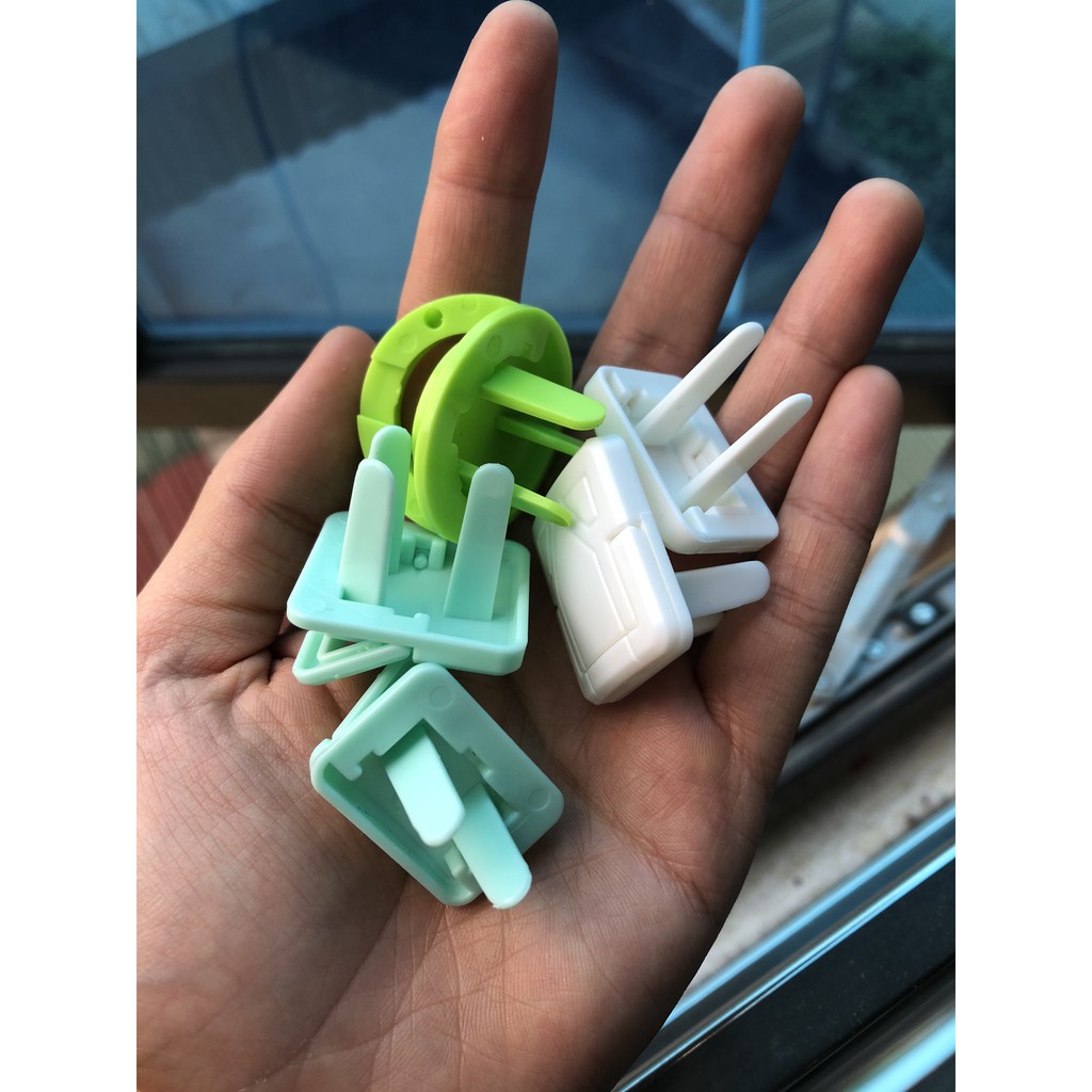 (GIÁ HỦY DIỆT) COMBO 10 CÁI BỊT Ổ ĐIỆN 2 CHÂN, 3 CHÂN CÓ MÓC NHỰA CAO CẤP