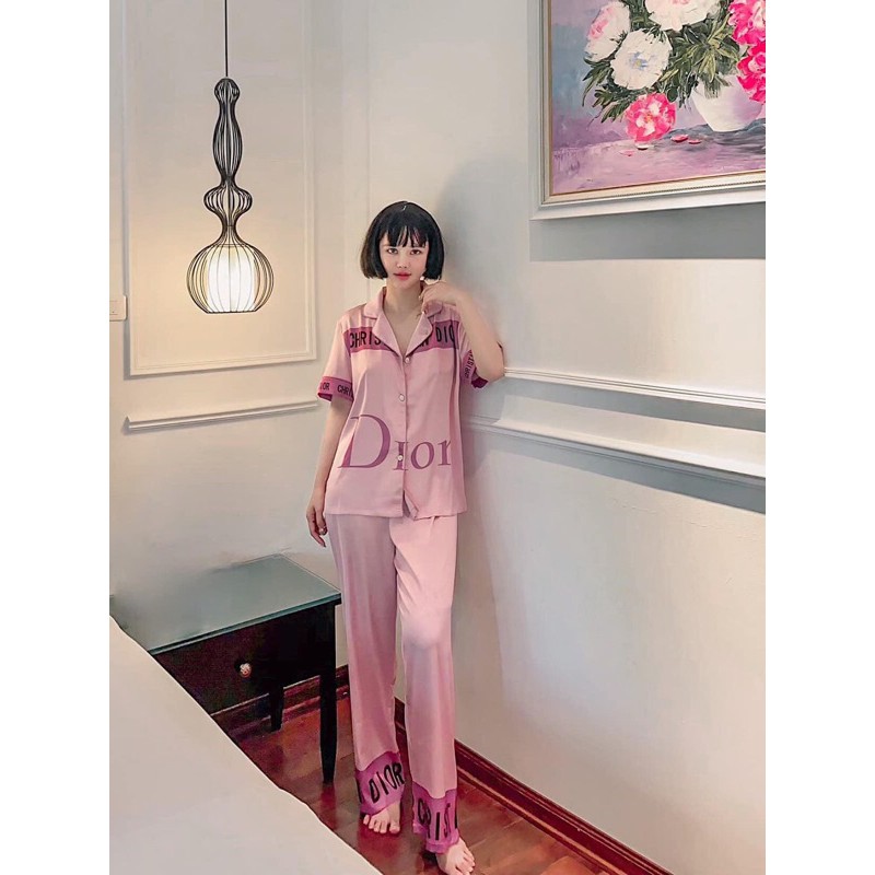 Pyjama Di.or hồng tay cộc quần dài, Bộ mặc nhà lụa cao cấp