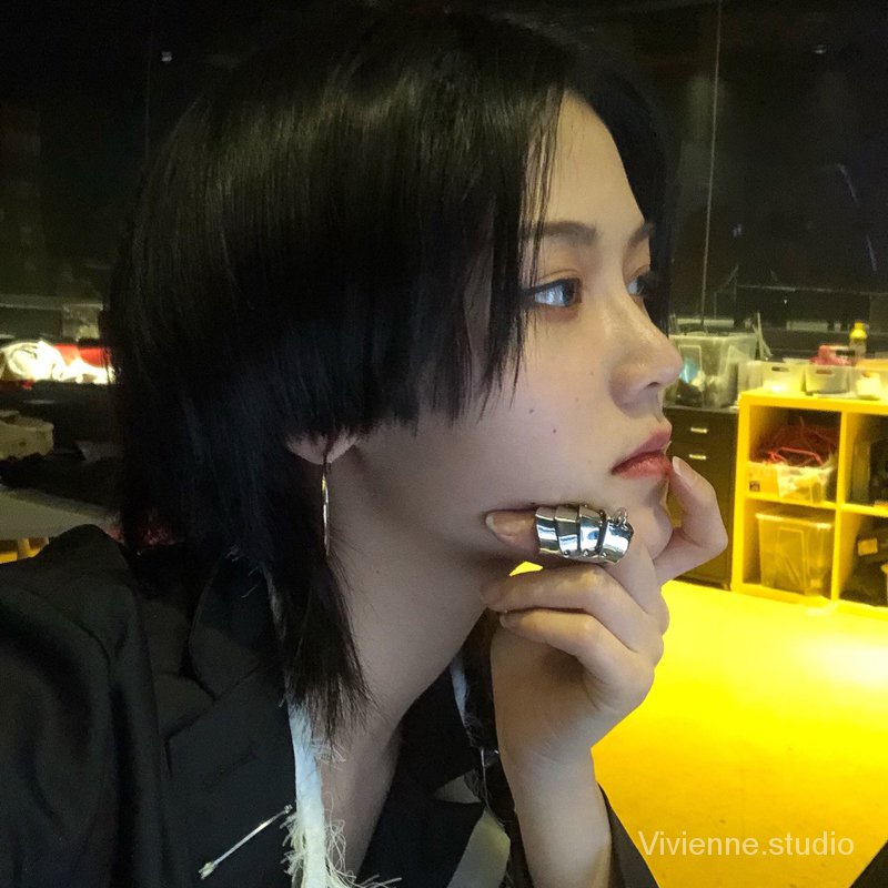 Nhẫn Vivienne West wood Gold Titanium Ba Màu Đen Bạc Áo Giáp Bốn Cánh