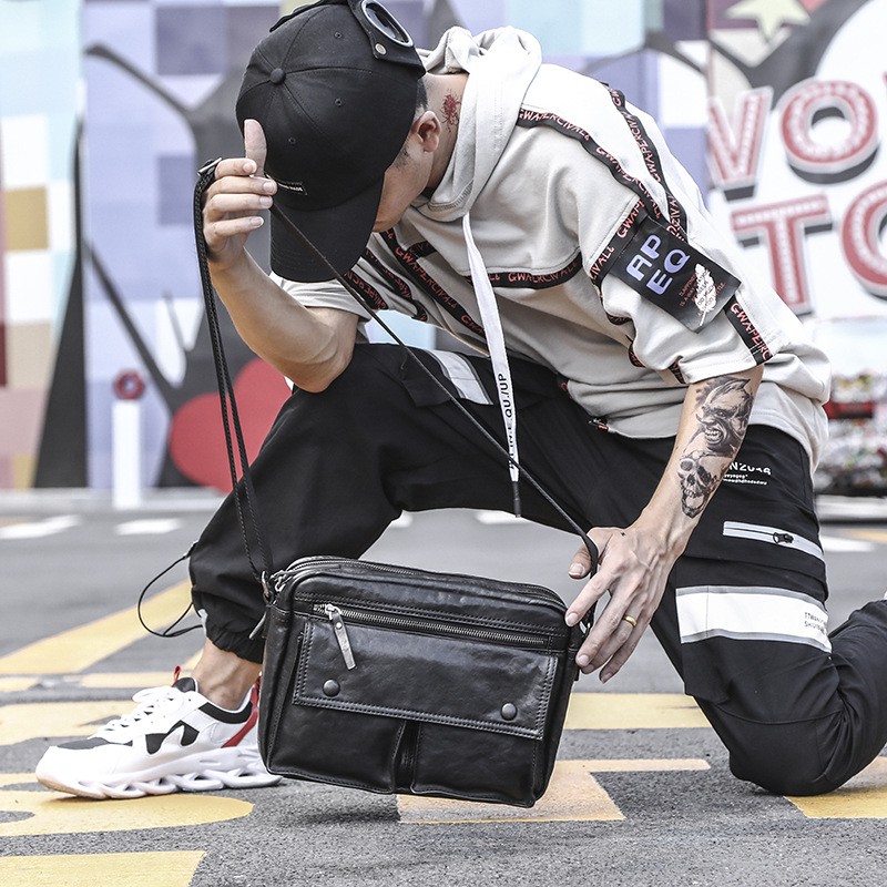 Túi Đeo Chéo Nam Thời Trang Basic Flybag Jino Studio Màu Đen Cao Cấp - Túi Xách Nam Streetwear Nhỏ Gọn Chất Liệu Bền Đẹp