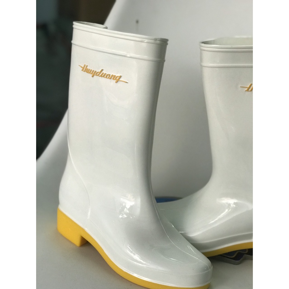 Ủng cao su lội nước  Thùy Dương đế vàng dẻo cao cấp thẳng đứng  không xiên vẹo hàng đẹp thật 100% | BigBuy360 - bigbuy360.vn