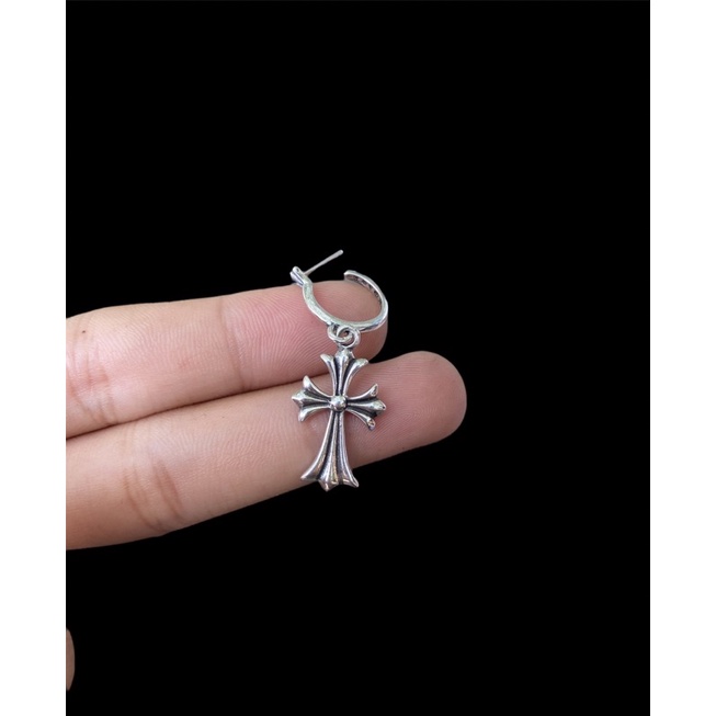 Bông tai chrome hearts lủng lẳng không đá