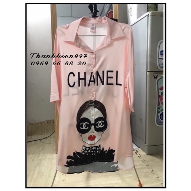 Váy ngủ sơ mi lụa tay lỡ quý cô ,,C H A N E L’’’ đeo kính 21