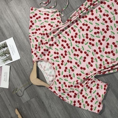 Váy thiết kế DO họa tiết hoạt hình nữ dáng suông MQ CLOTHING đầm ngắn tay phối cổ cách điệu | BigBuy360 - bigbuy360.vn