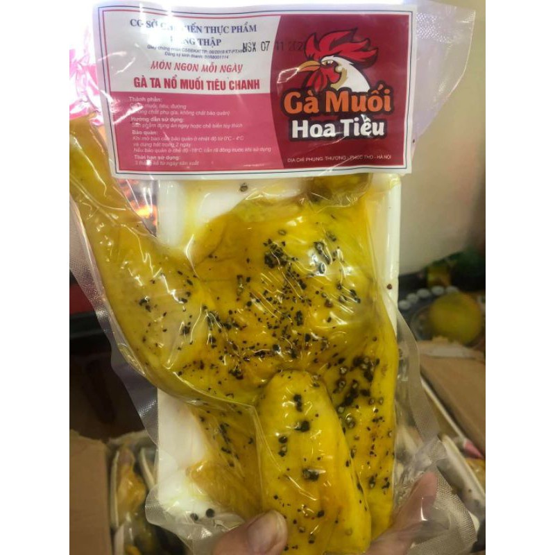 1 khay nửa con gà ta nổ muối tiêu chanh rừng