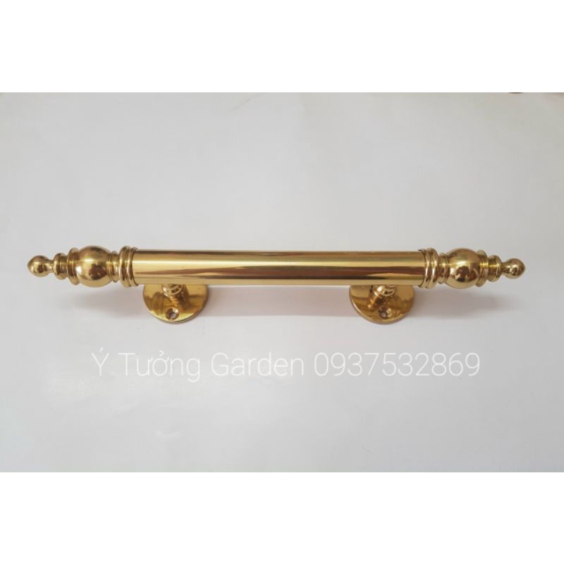 Tay nắm cổng vàng hoa văn