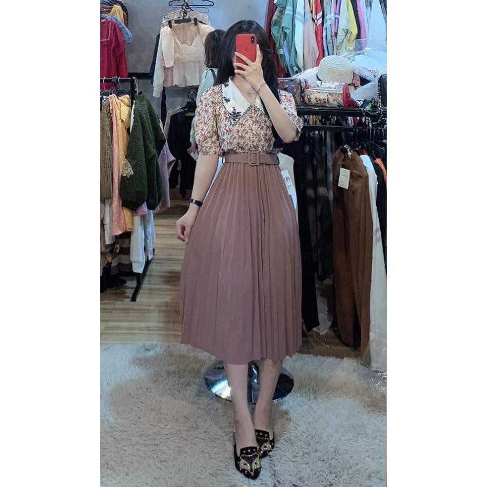 Chân váy xếp ly kèm đai