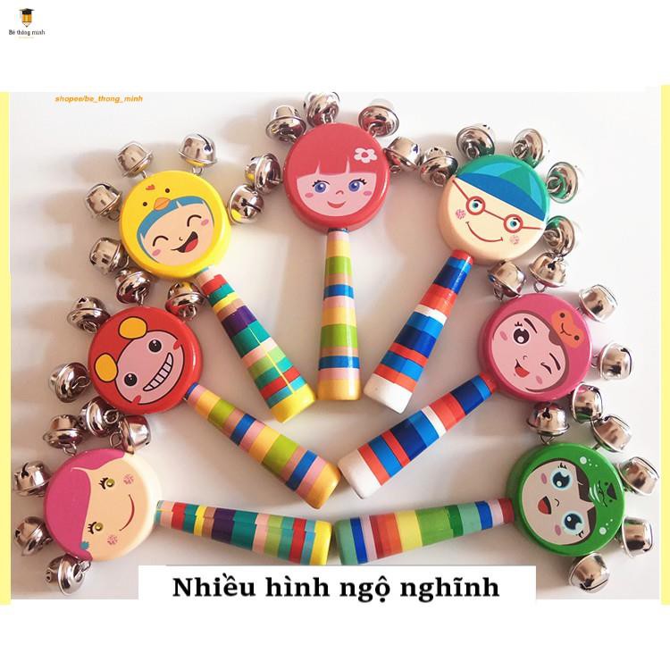 Đồ chơi Lục lạc, xúc xắc gỗ hình mặt cười có 5 chuông cho bé