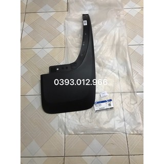CHẮN BÙN BÁNH SAU FORD RANGER