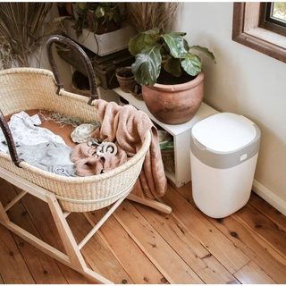 Thùng xử lý tã cho bé Tommee Tippee Twist & Click - Trắng