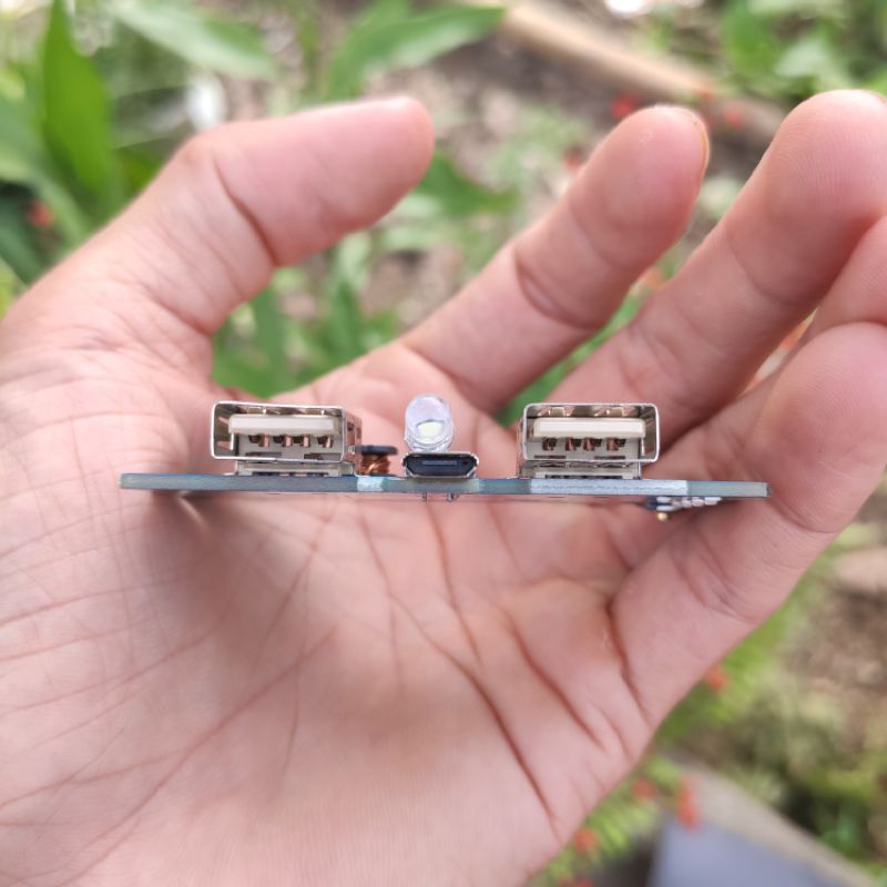 Mạch sạc dự phòng 5V 2A có 2 cổng ra, có đèn led báo