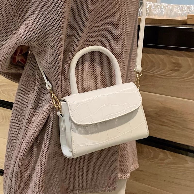 Túi xách nữ đeo chéo cầm tay da mềm dập vân cá sấu Zuliashop8386