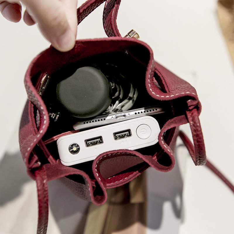 Túi Đựng Điện Thoại Đeo Vai Có Khóa Hình Trái Tim Cho Nữ