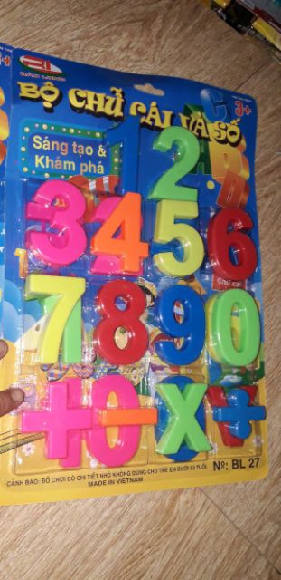 Set bộ chữ cái hoặc số và phép tính bằng nhựa Việt Nam