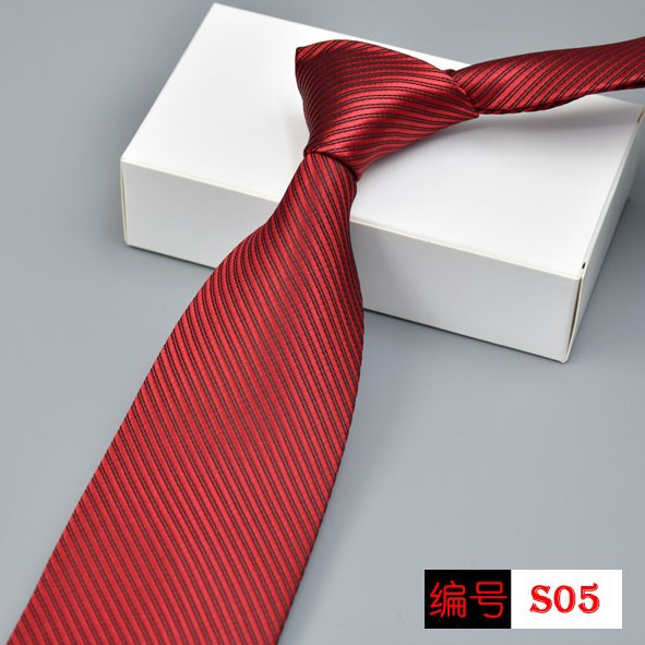 Cà vạt màu trơn cổ điển dành cho mọi giới tính