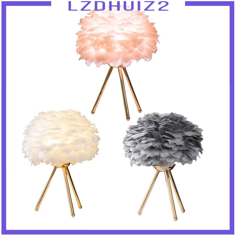 Đèn bàn phối lông vũ phong cách hiện đại trang trí phòng ngủ