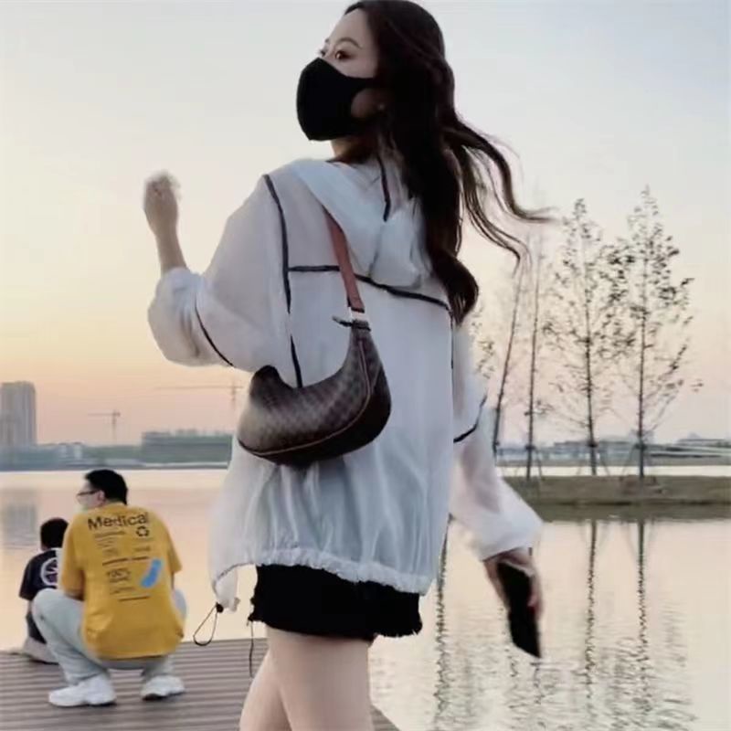 Áo Khoác Chống Nắng Có Mũ Trùm Dáng Rộng Thiết Kế Mới Thời Trang Mùa Hè Theo Phong Cách Hàn Quốc