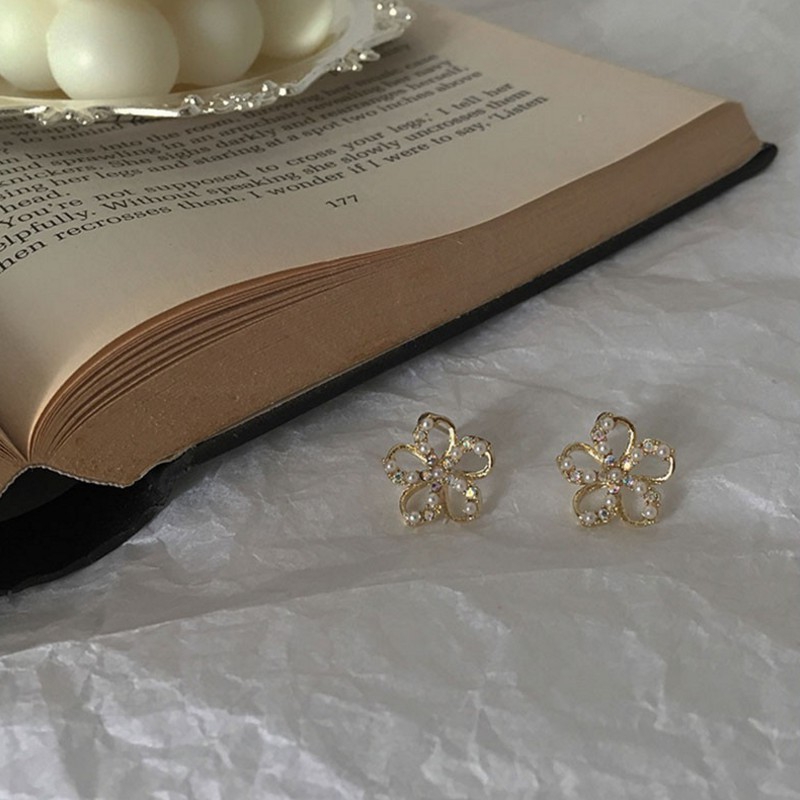 Khuyên tai đính đá hời trang hàn quốc độc đáo / Bông Tai