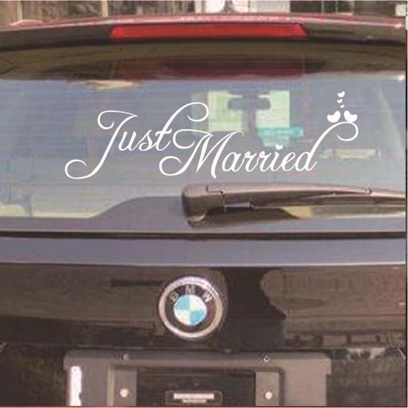Decal trang trí tường / Xe - Chữ Just Married ( Trắng )