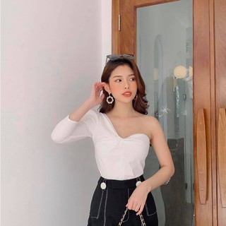 Áo crop lệch vai tay lỡ