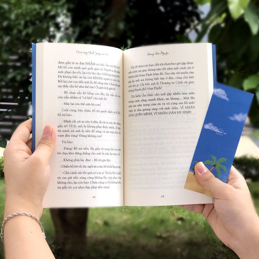 Sách - Cuộc Sống Đếch Giống Cuộc Đời (Kèm Bookmark)