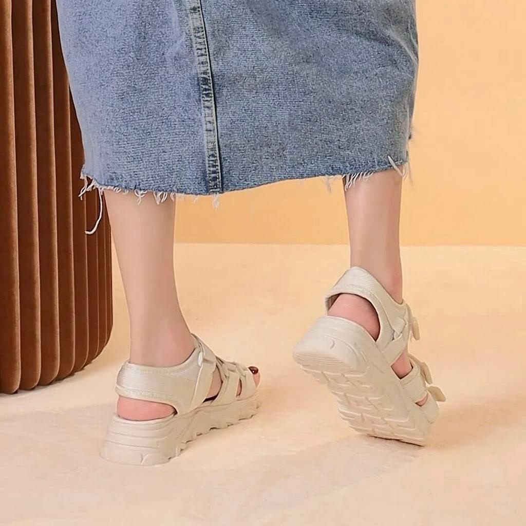 Giày sandal nữ MWC 2402 - Sandal Nữ Đế Cao Răng Cưa Hack Dáng Với Quai Ngang Lót Dán Thời Trang