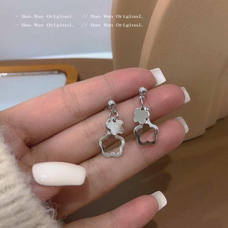 Khuyên tai bạc hình hoa rỗng đơn giản và thời trang phong cách Hàn Quốc