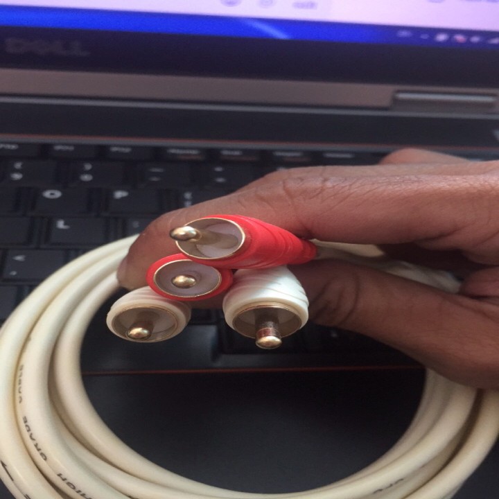 DÂY CÁP TÍN HIỆU  AV AUDIO 4 ĐẦU 5M ĐỒNG NGUYÊN CHẤT ,CHUẨN CHẤT LƯỢNG ÂM THANH ,ĐỔI MỚI NGAY KHI BỊ LỖI
