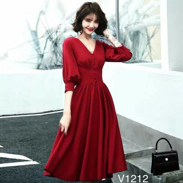 Váy thanh lý còn nguyên như mới, còn tem mạc đầy đủ