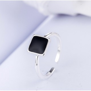 Nhẫn nữ gắn đá đen