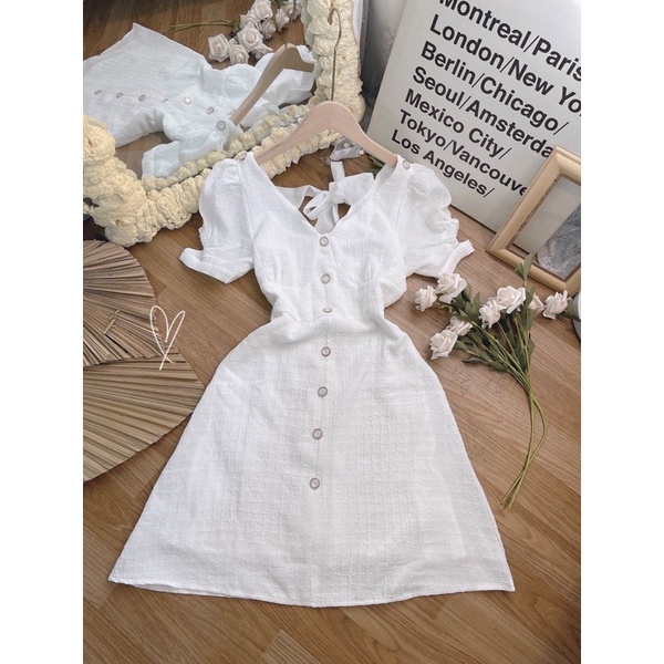 ĐẦM BỐ TRẮNG NƠ LƯNG HÀNG NÚT CỔ V