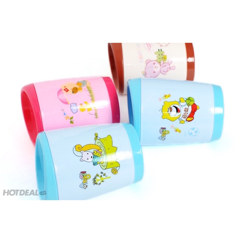 Ca nhựa có nắp đựng nước khỏi bụi cho bé và gia đình