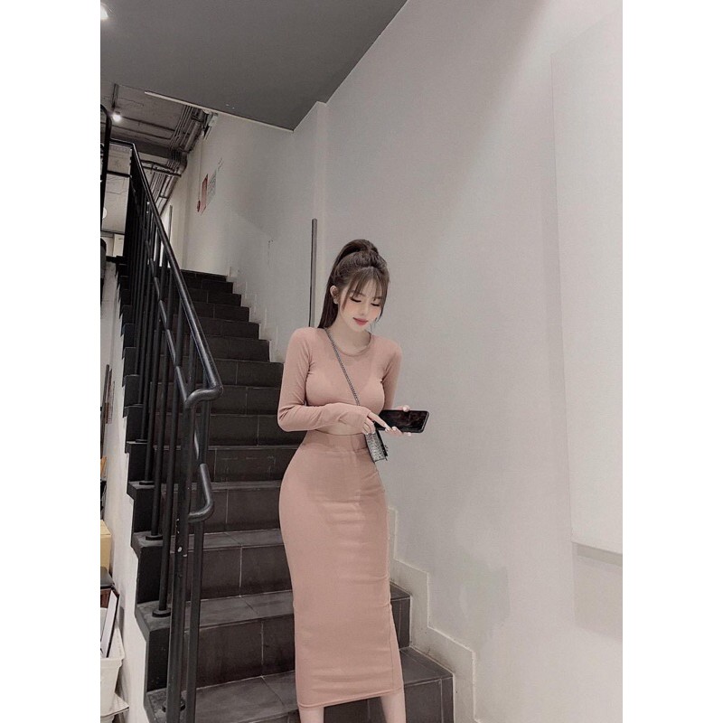 Set áo thun croptop tay dài + chân váy