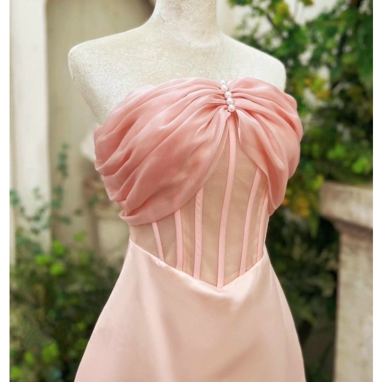 Đầm dáng midi ngắn TRIPBLE T DRESS bẹt vai xếp voan kính phối tua rua - size S/M/L - MS226Y