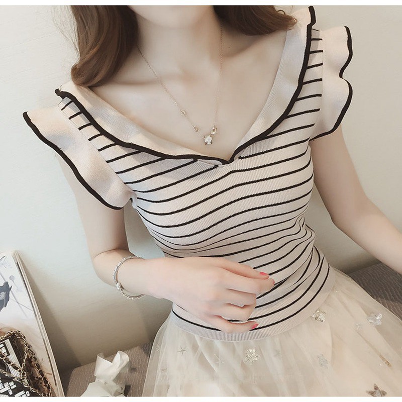 Áo len nữ tính nhún bèo kẻ sọc gợi cảm