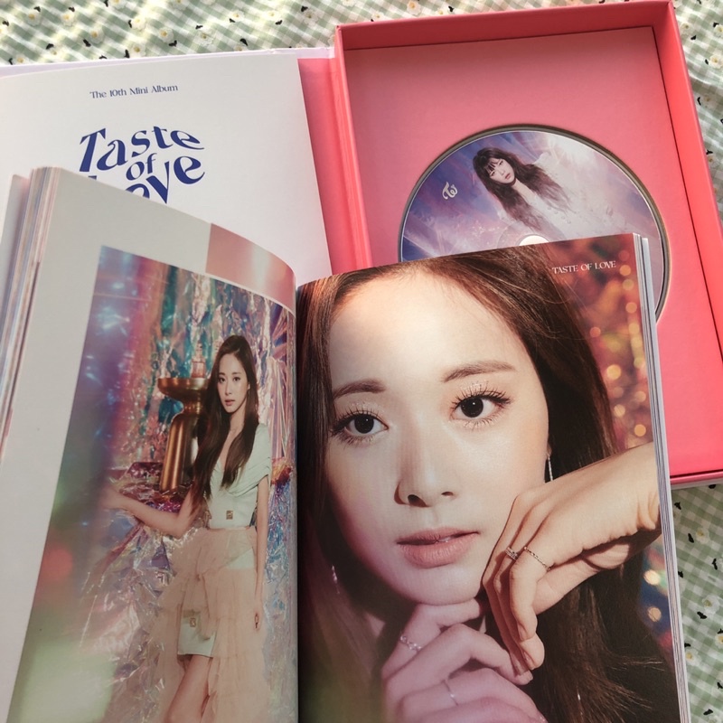 Bộ ảnh lẻ không card Taste Of Love của nhóm TWICE | BigBuy360 - bigbuy360.vn