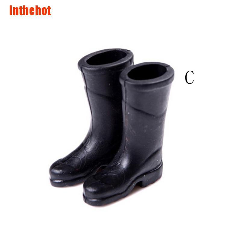 Ủng Đi Mưa Bằng Cao Su Tỉ Lệ 1 / 12 Tiện Dụng Cho Gia