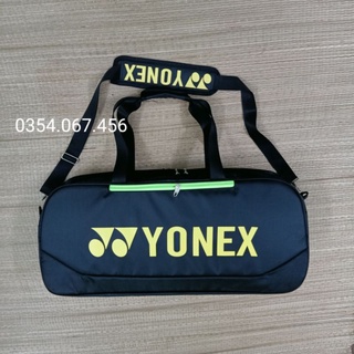 Bao vợt cầu lông Yonex vuông đen chữ vàng