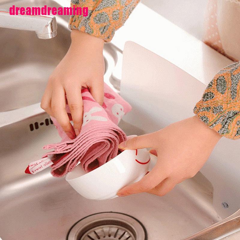 Tấm Lót Nhựa Chống Văng Nước Tiện Lợi