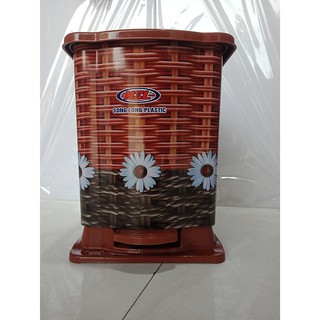 Thùng Rác có Bật Vuông Đại Hoa