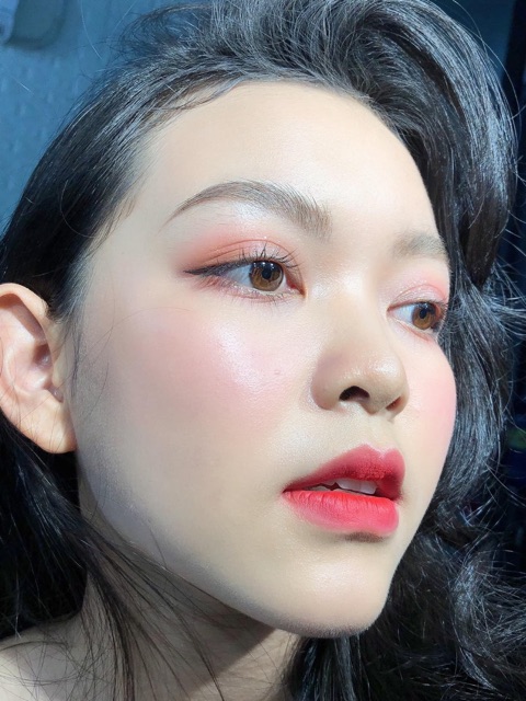 Phấn bắt sáng Catrice High Glow