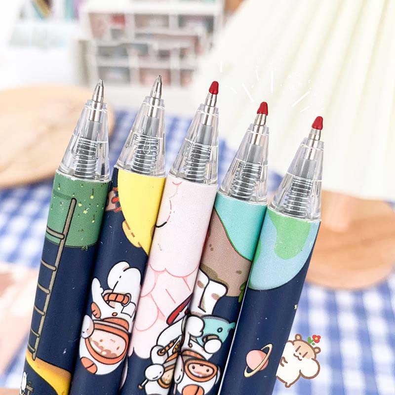 Bút mực gel màu đen kích thước ngòi 0.5mm họa tiết phi hành gia dễ thương