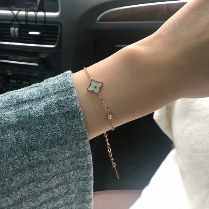 Vòng Đeo Tay Bằng Thép Không Gỉ Mạ Vàng 18K Đính Đá Sang Trọng Thời Trang