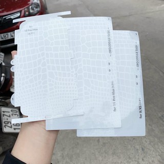 Miếng dán ip - Miếng dán PPF vân da cá sấu full viền ip 𝟕/𝟕𝐩𝐥𝐮𝐬/𝐗/𝐗𝐬/𝐗𝐬 𝐦𝐚𝐱/𝟏𝟏/12...