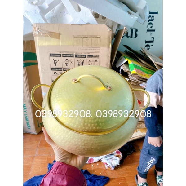 Niêu đồng chất liệu bằng đồng vàn g  nhà làm ra