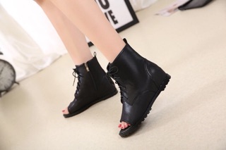 Boot hở mũi đan dây cực đẹp